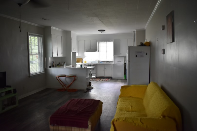 321 Henderson St - Photo 6 of 10