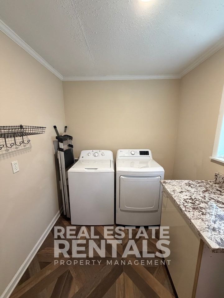 4580 Rainbow Dr #203 - Photo 6 of 34
