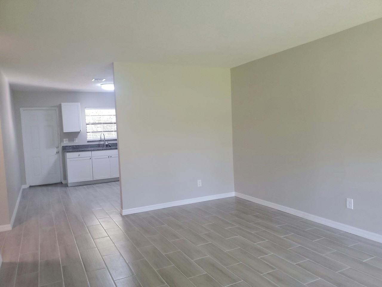 3302 South 7th Street, Unit B - Photo 5 of 12