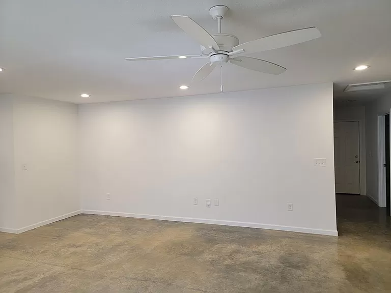 244 Skylane Dr - Photo 4 of 24