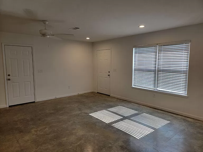 244 Skylane Dr - Photo 6 of 24