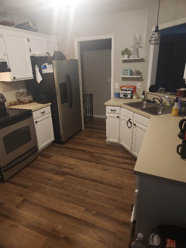 207 Pinewood Ave - Photo 3 of 11