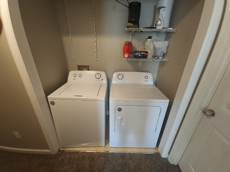 207 Pinewood Ave - Photo 4 of 11