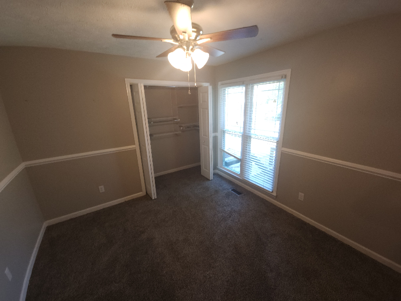 207 Pinewood Ave - Photo 6 of 11