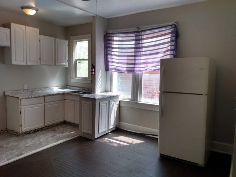 807 805/Bedford St #805-2ndFL - Photo 3 of 8