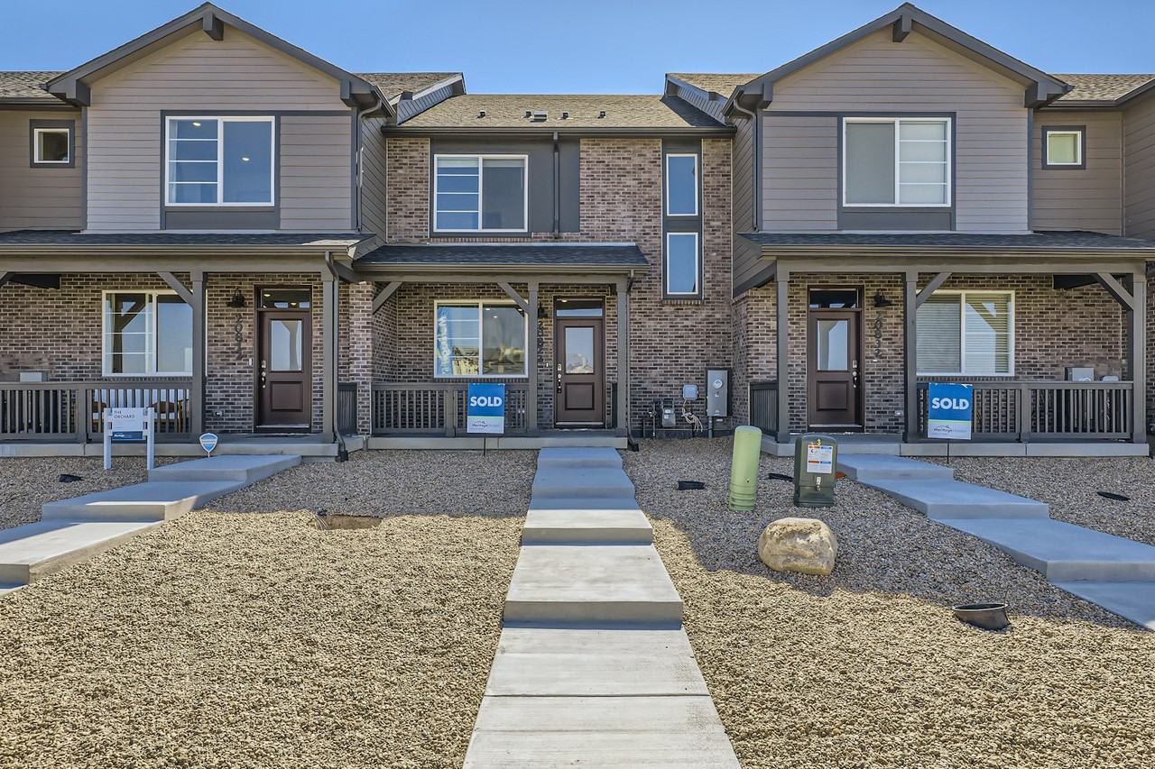 20822 East 66th Avenue - Photo 3 of 31