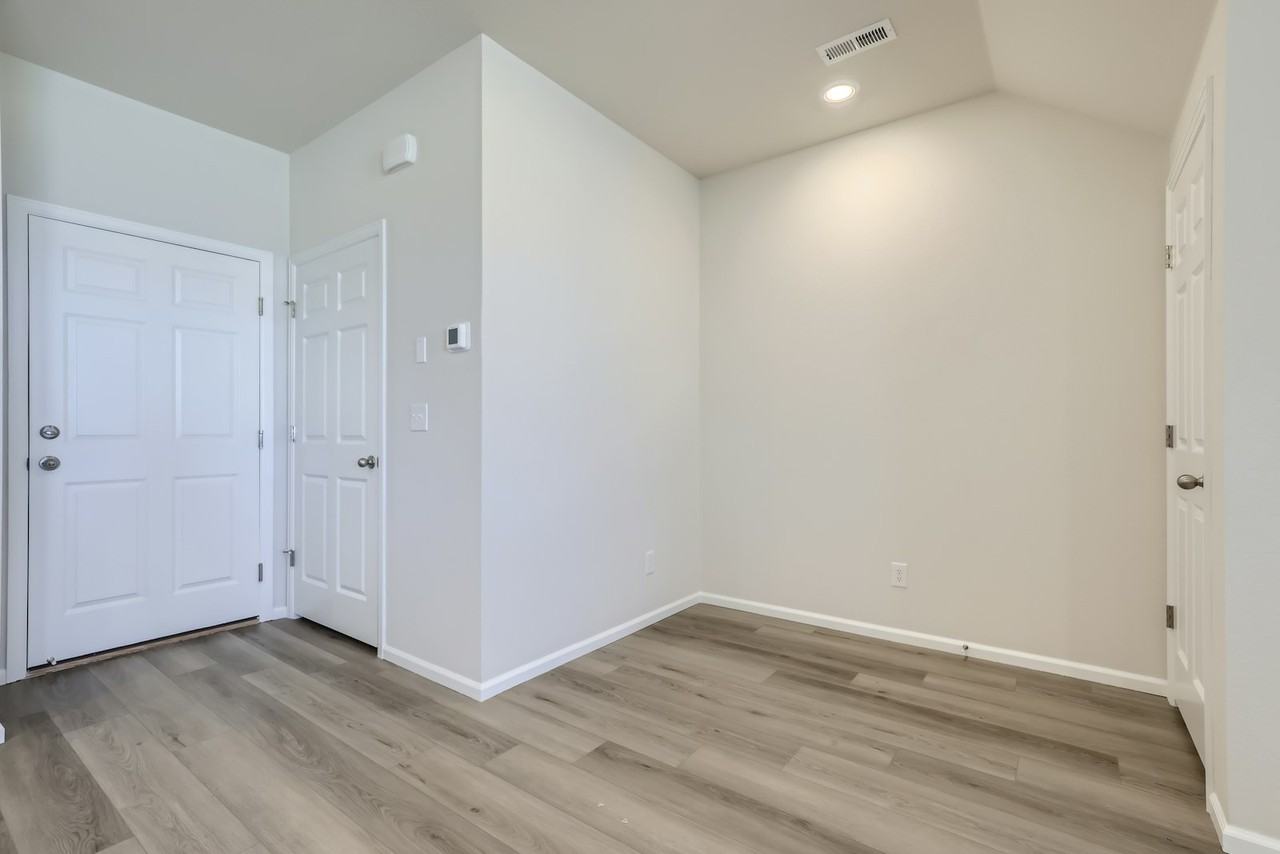 20822 East 66th Avenue - Photo 6 of 31