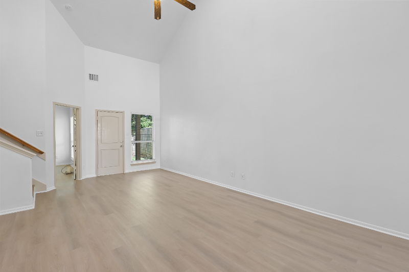 10302 Buffum St - Photo 2 of 23