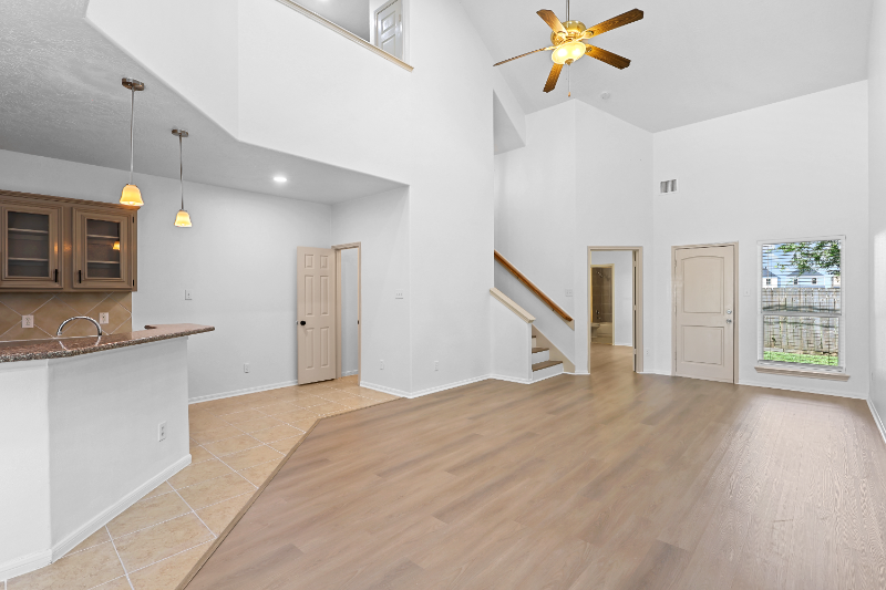 10302 Buffum St - Photo 3 of 23