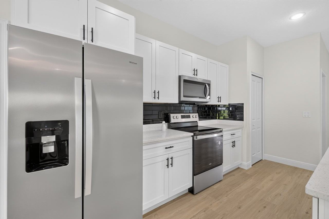 7883 Sw 138th Street Rd - Photo 4 of 12