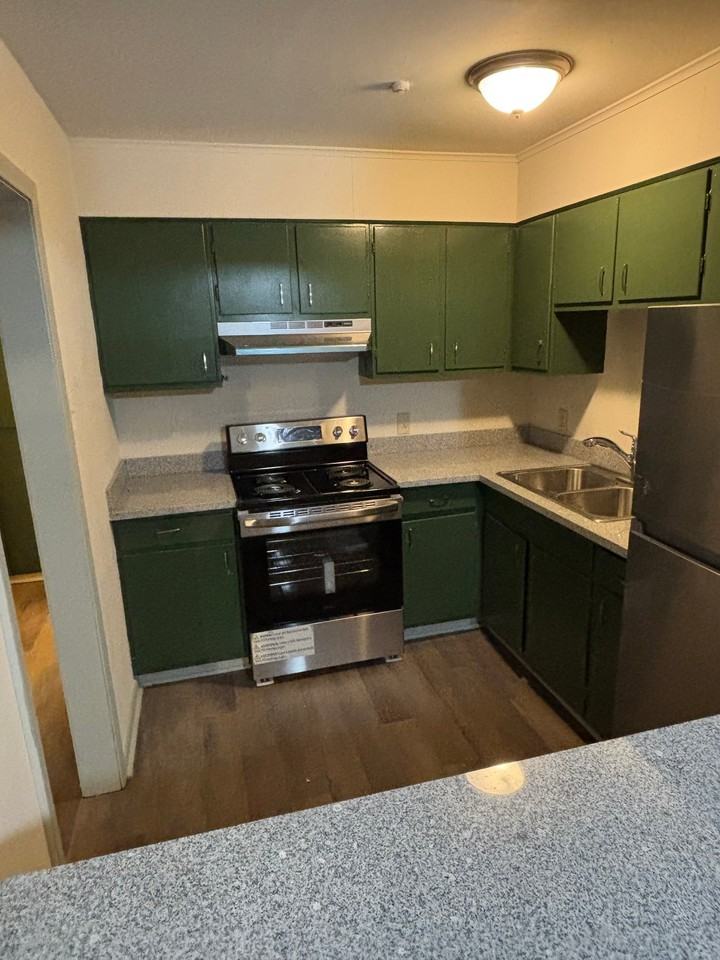 837 N 6th St #3 - Photo 3 of 7