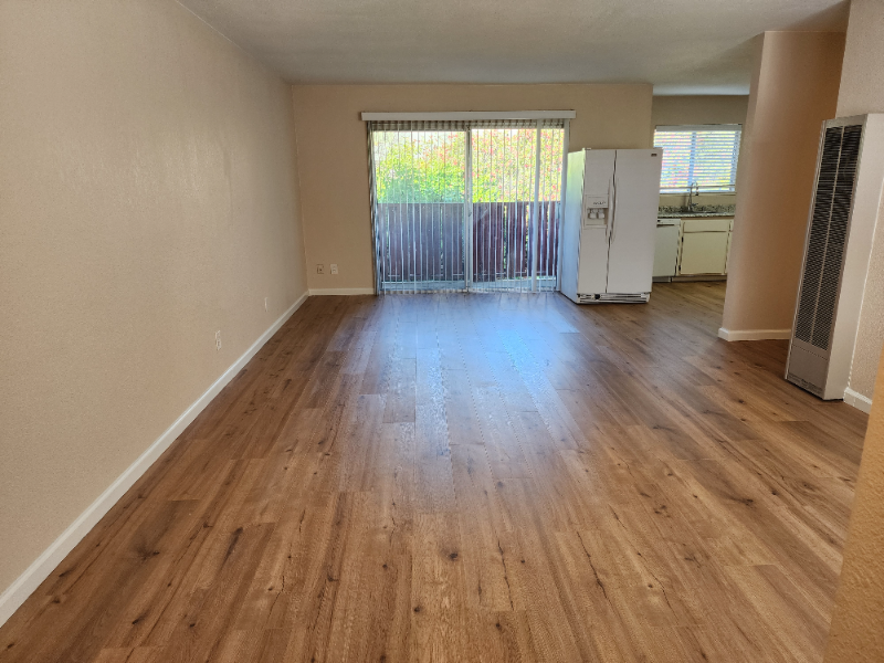725 Pope Dr - Photo 2 of 18