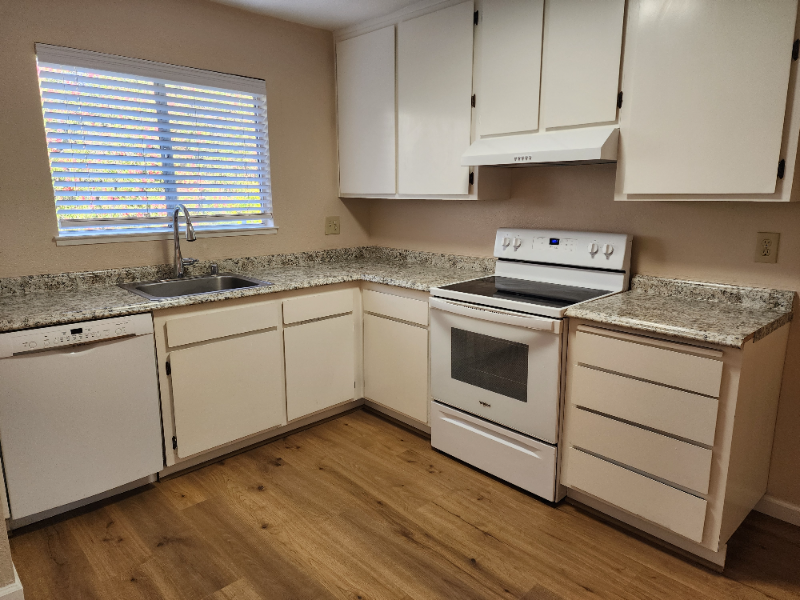 725 Pope Dr - Photo 5 of 18