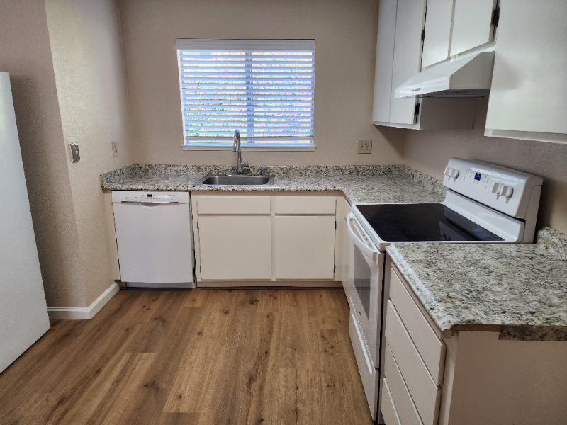725 Pope Dr - Photo 6 of 18
