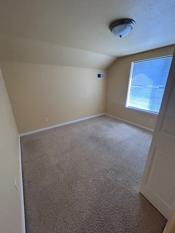 517 Meadowview Ln - Photo 3 of 17