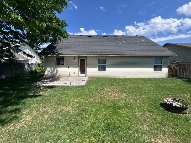 517 Meadowview Ln - Photo 4 of 17