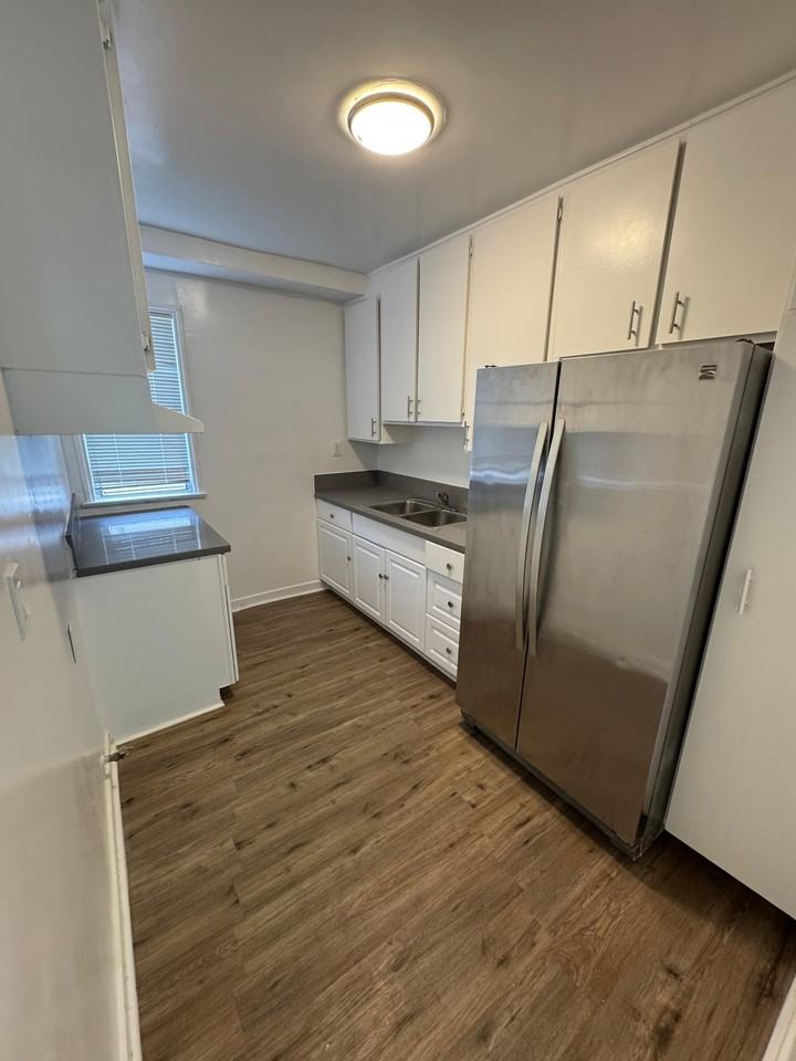14711 Erwin St #6 - Photo 2 of 11