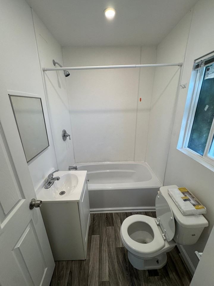 14711 Erwin St #6 - Photo 5 of 11