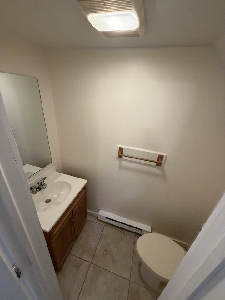 32 Allen Dr #2 - Photo 5 of 13
