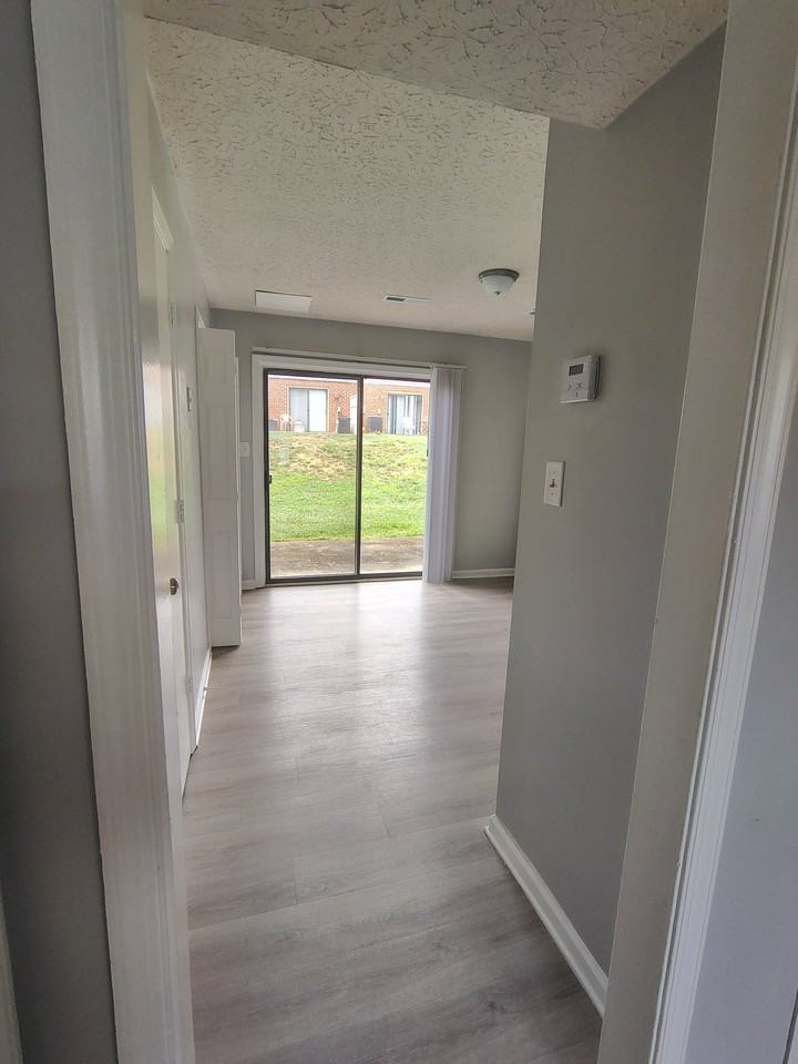23 Hobbs Ln - Photo 5 of 12