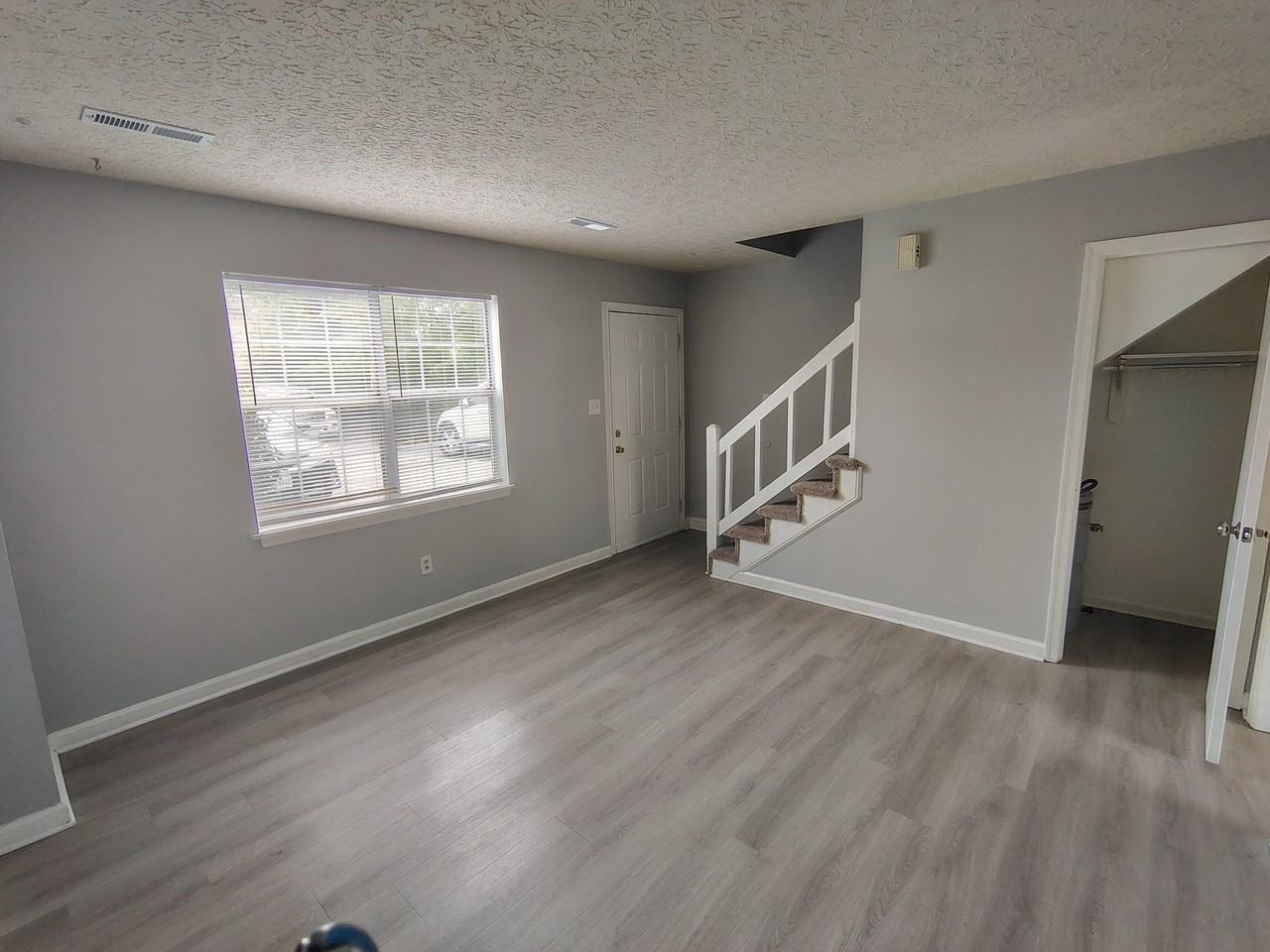 23 Hobbs Ln - Photo 6 of 12