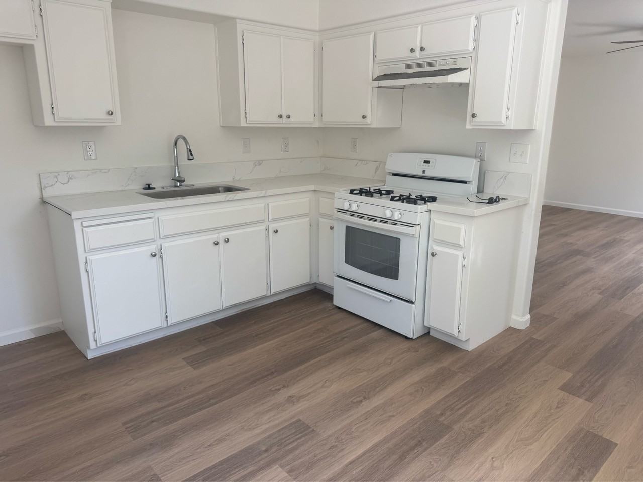 339 W Kern Ave #1 - Photo 3 of 9