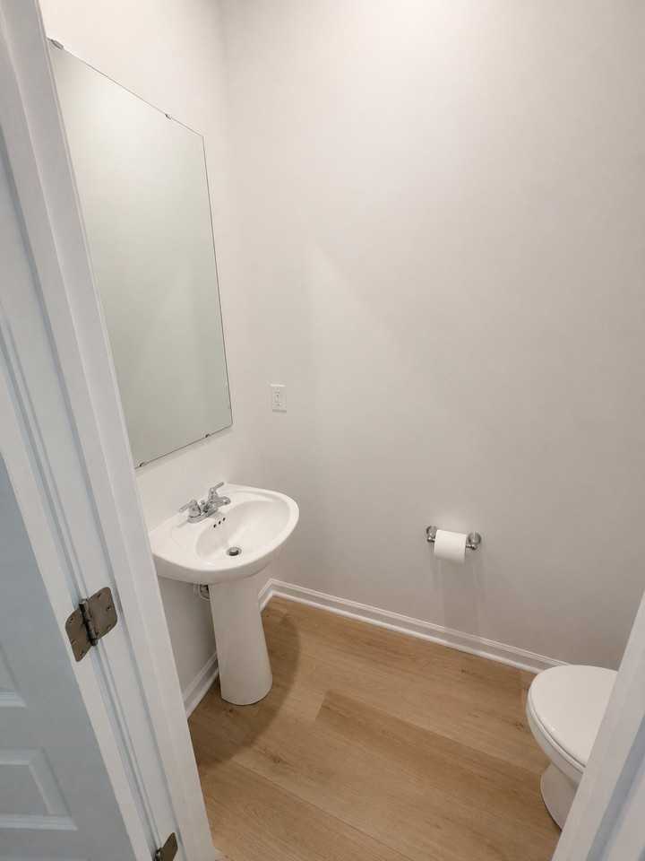 581 Spanish Wells Rd - Photo 4 of 13