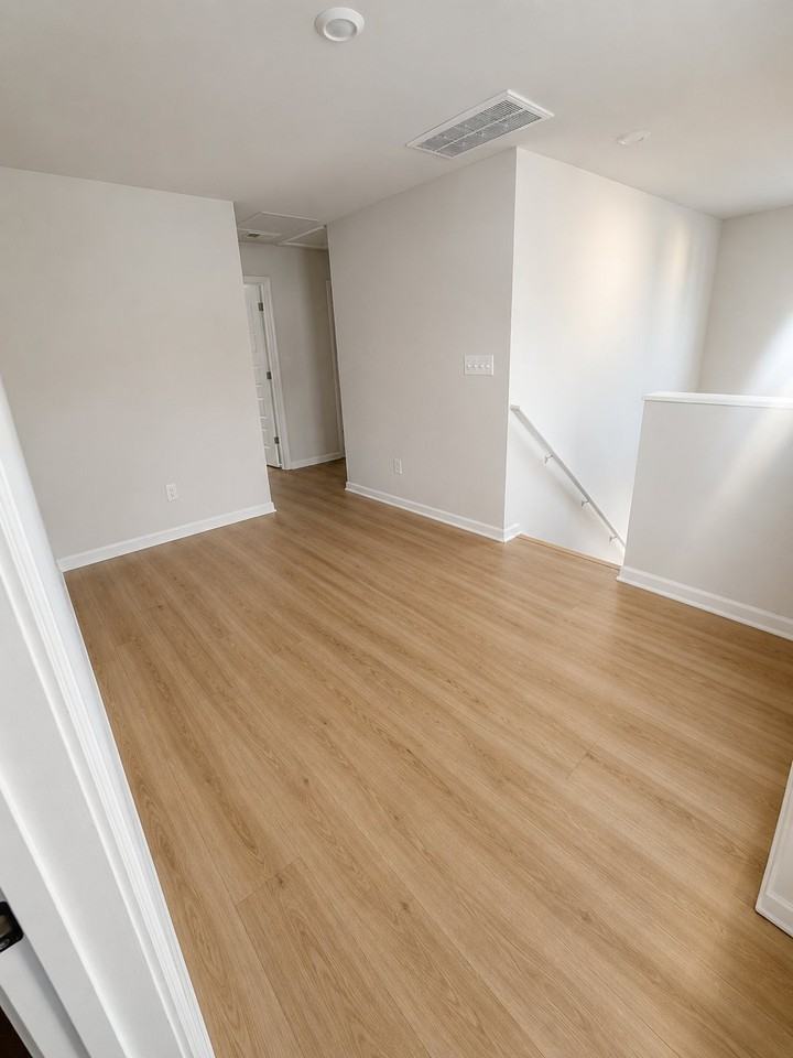 581 Spanish Wells Rd - Photo 5 of 13