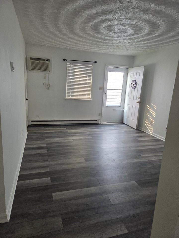 2305 Palmyra St - Photo 3 of 18