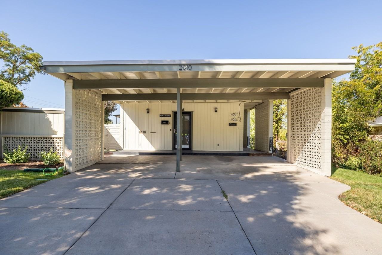 2010 S Laurelhurst Dr #B - Photo 2 of 19