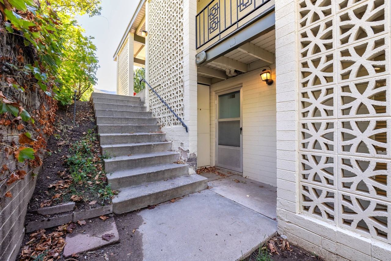 2010 S Laurelhurst Dr #B - Photo 3 of 19