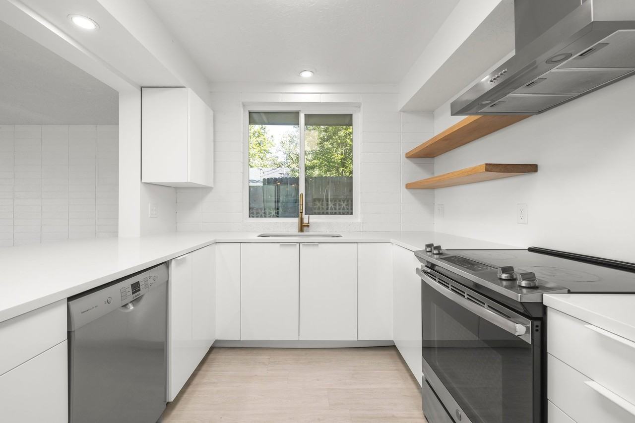 2010 S Laurelhurst Dr #B - Photo 5 of 19