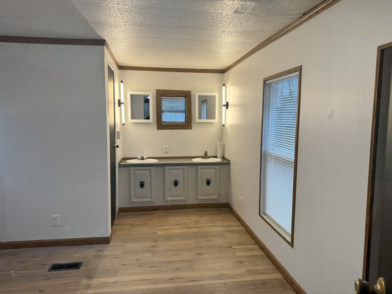 622 Flinn Ave #1 - Photo 5 of 10