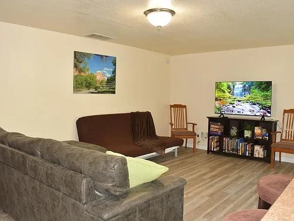 990 Nw 178th Ave - Photo 6 of 17