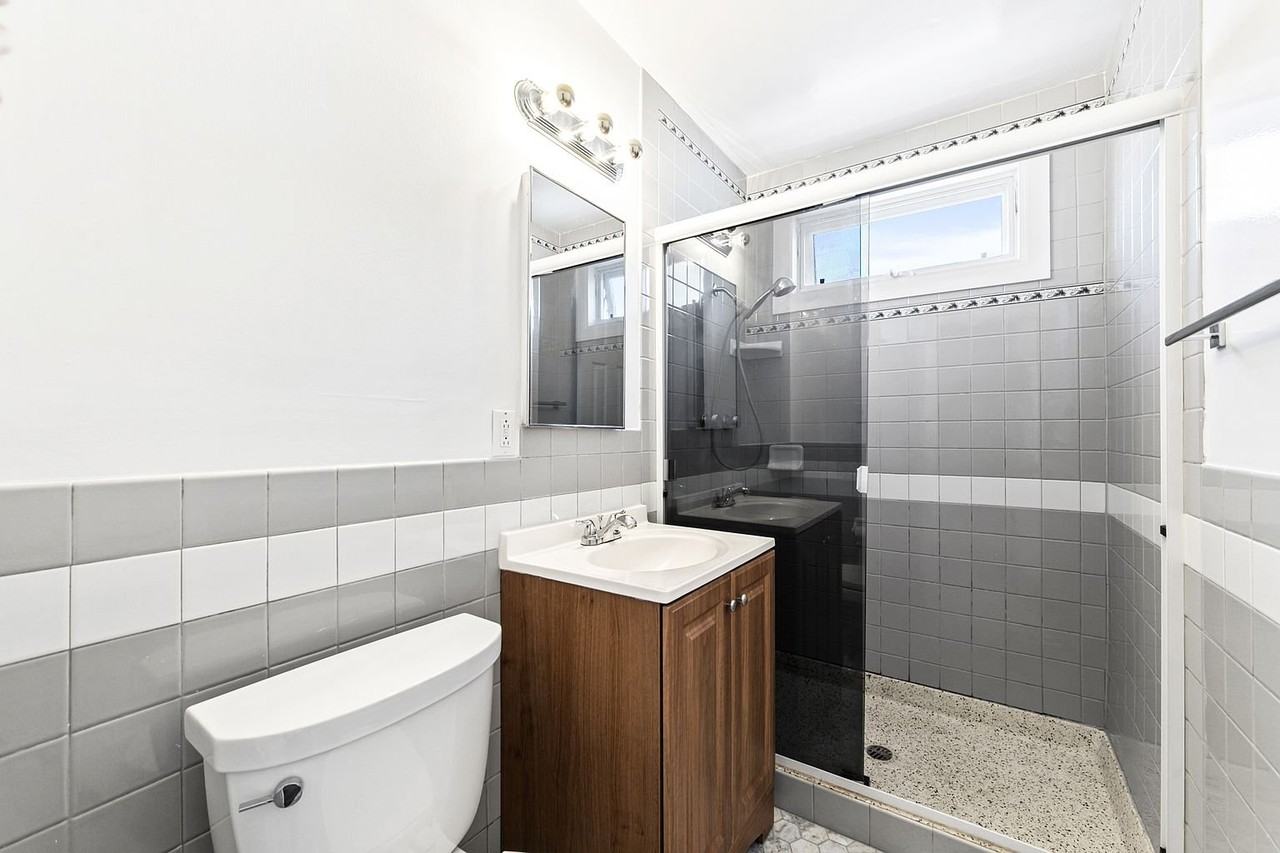 20940 Conradi Ave - Photo 3 of 19