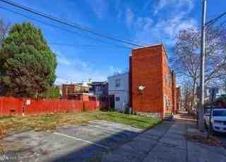 302 N Lime St #4 - Photo 6 of 23