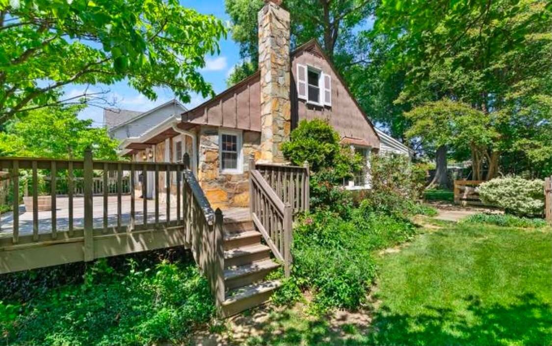 2602 Stone Hedge Dr - Photo 2 of 19