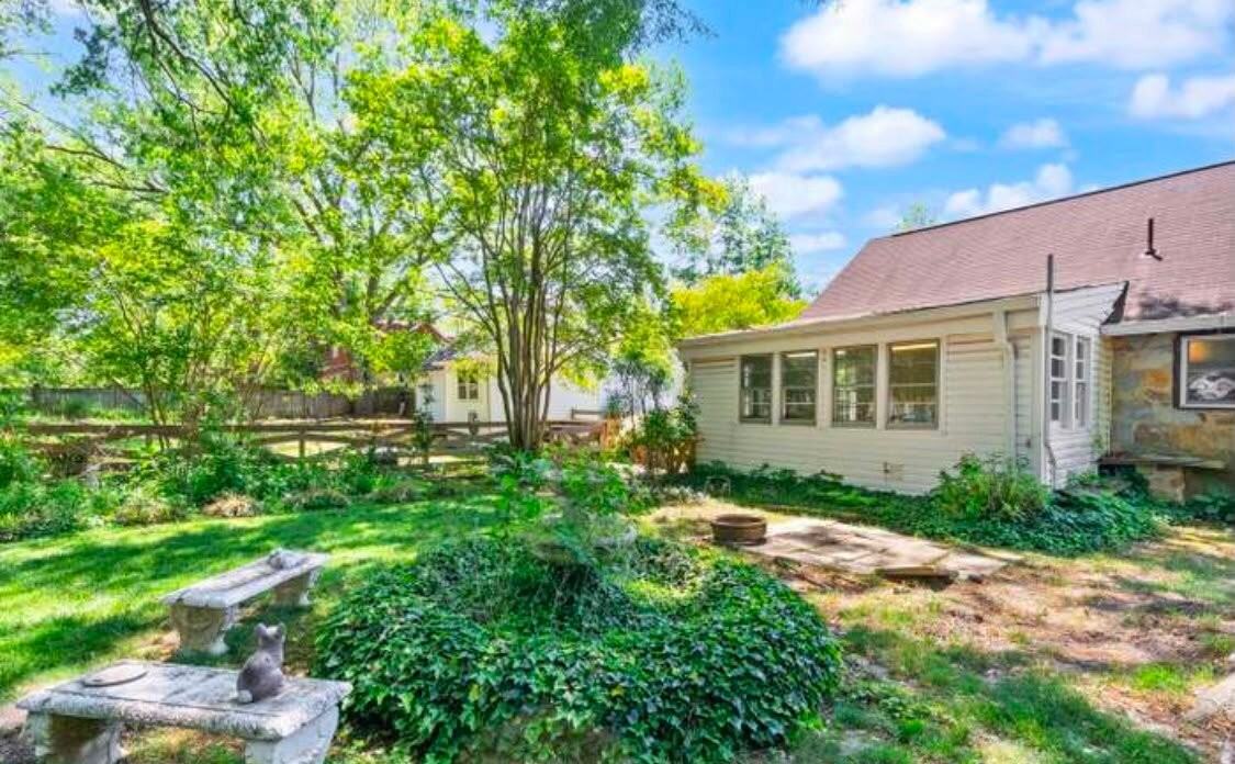 2602 Stone Hedge Dr - Photo 3 of 19