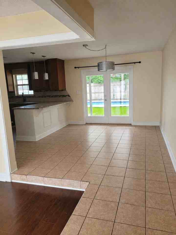 632 Mayflower Ave - Photo 2 of 13