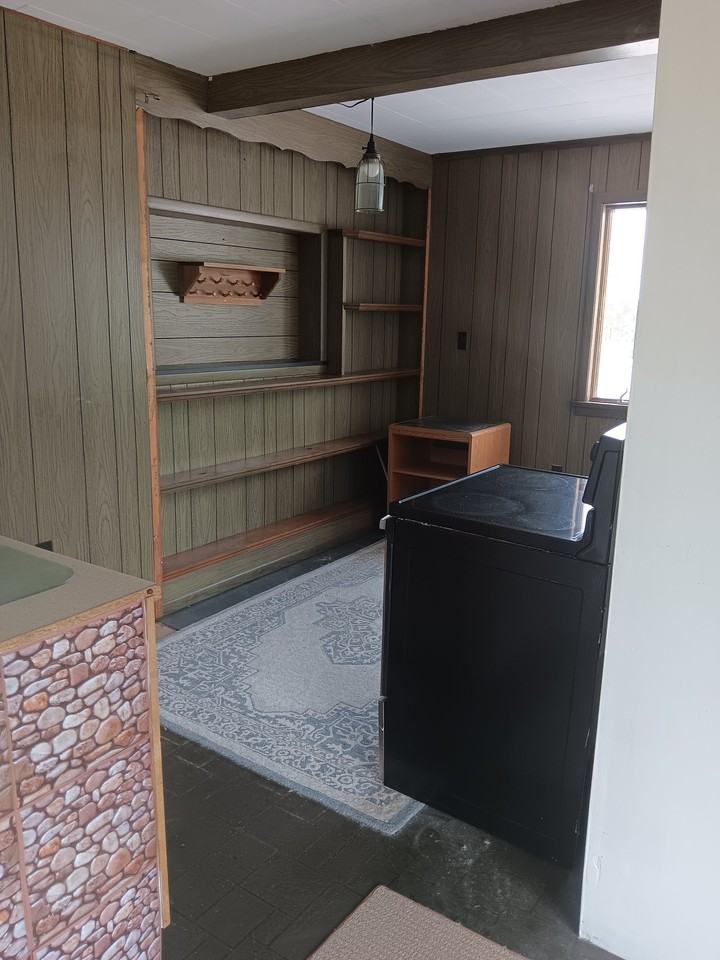495 N Pike Rd - Photo 3 of 7