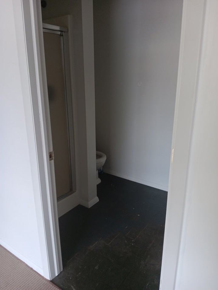 495 N Pike Rd - Photo 6 of 7