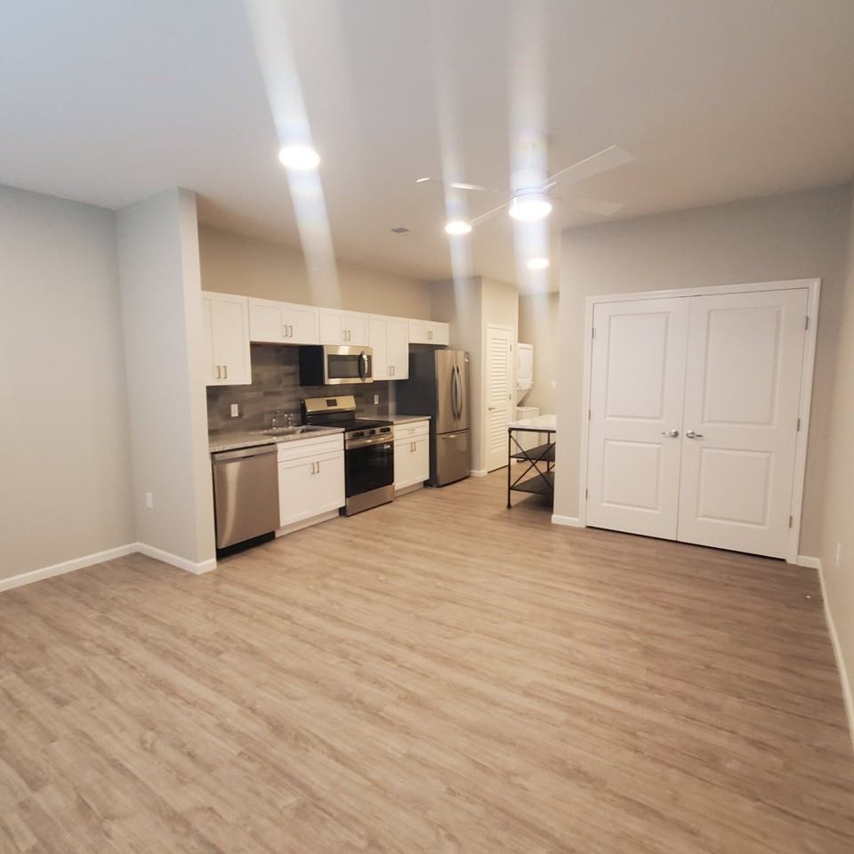1073 S Grant Ave #302 - Photo 6 of 7