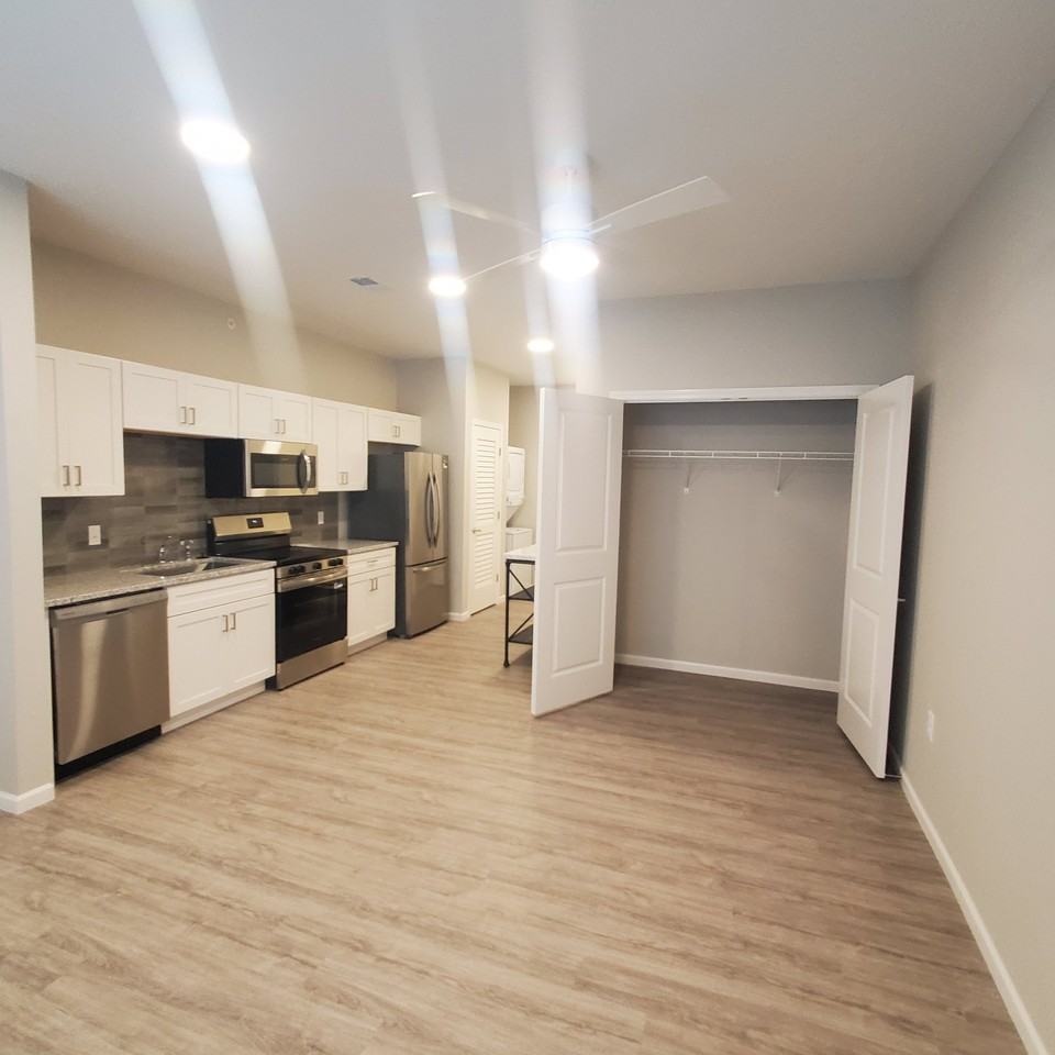 1073 S Grant Ave #302 - Photo 7 of 7