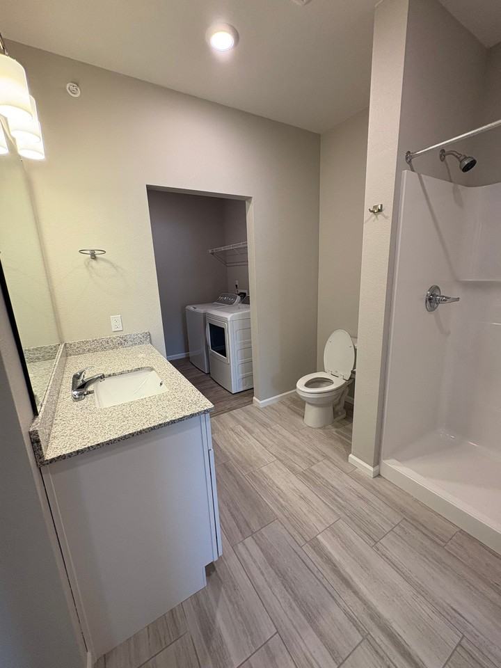 1073 S Grant Ave #214 - Photo 4 of 10
