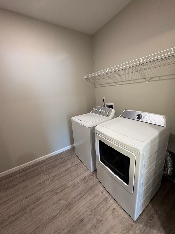 1073 S Grant Ave #214 - Photo 6 of 10