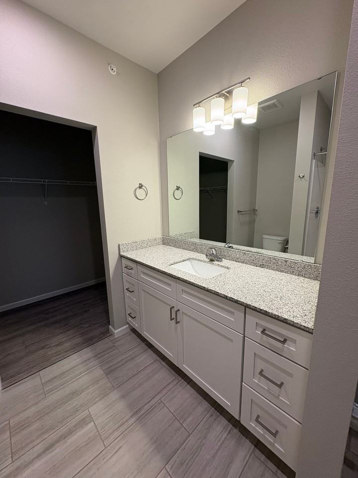1073 S Grant Ave #226 - Photo 5 of 14