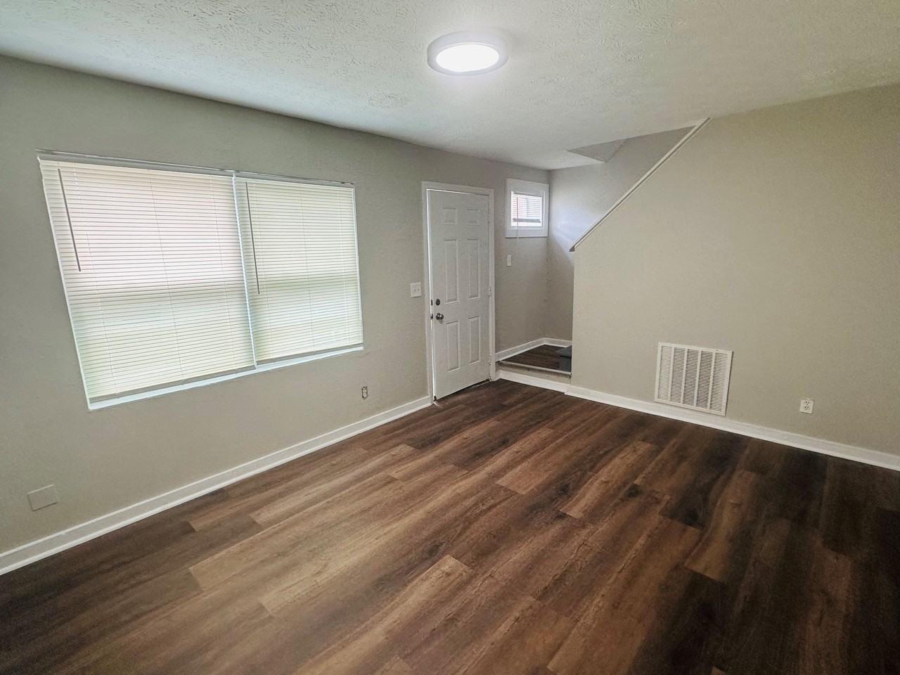 7047 Ken Knight Dr E - Photo 5 of 20