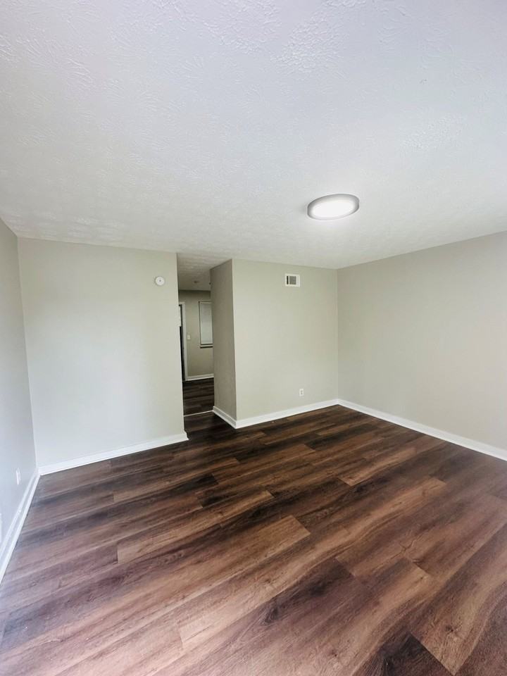 7047 Ken Knight Dr E - Photo 6 of 20