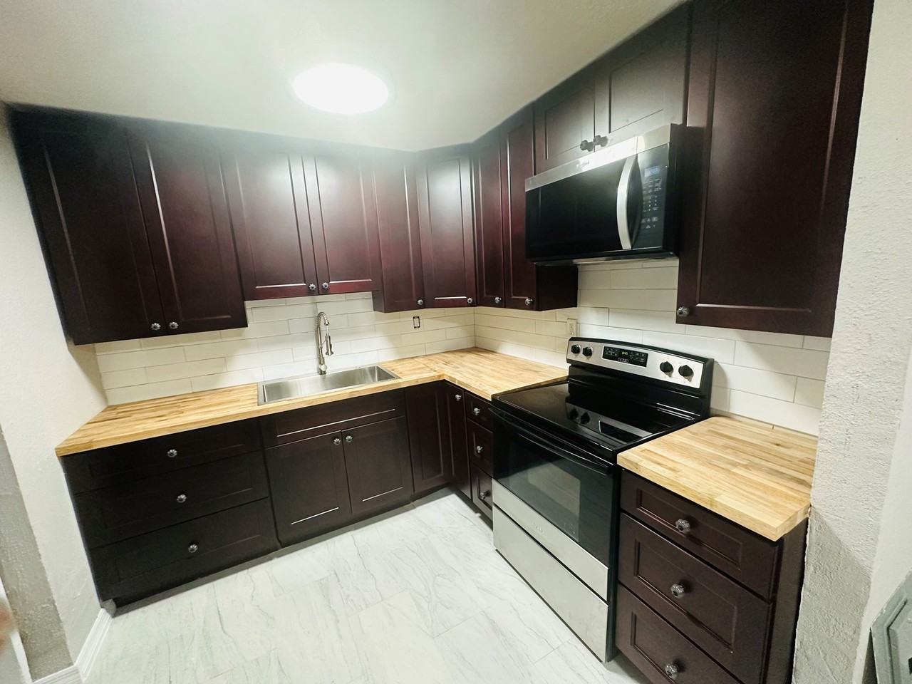 7047 Ken Knight Dr E - Photo 7 of 20