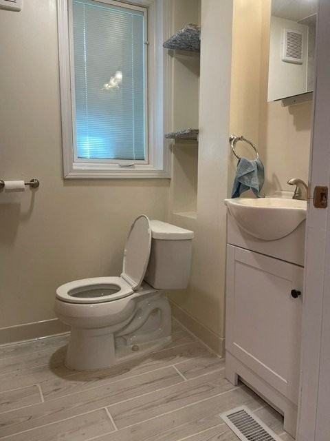 3319 /3321 Central St #3319 - Photo 3 of 8